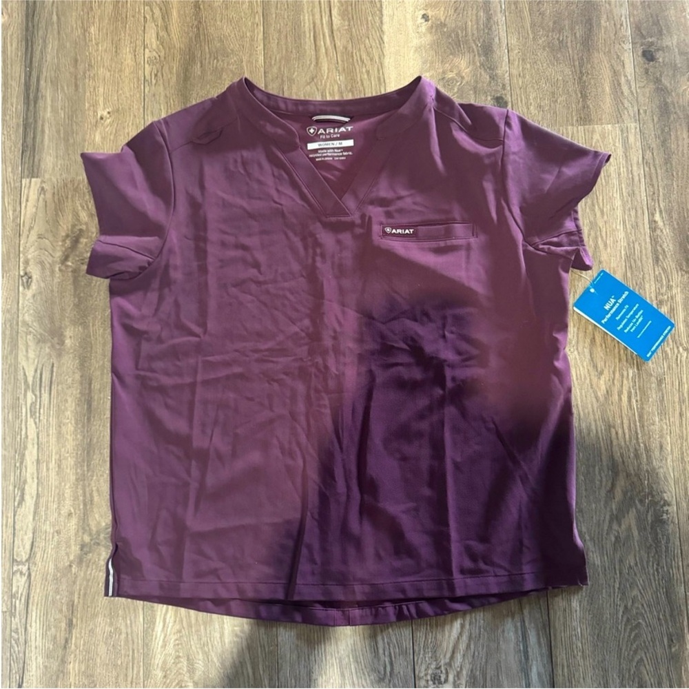 Ariat top